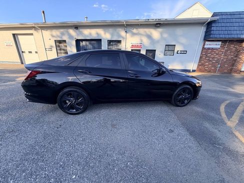 Used 2023 Hyundai Elantra SEL FWD image 23