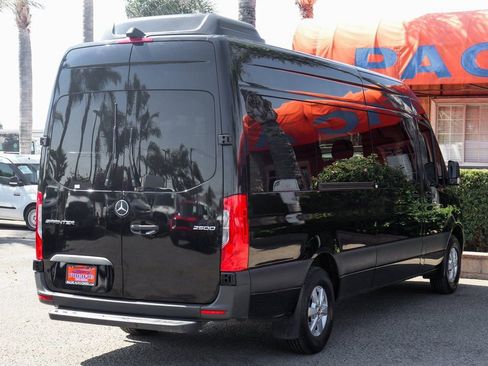 Used 2023 Mercedes-Benz Sprinter 2500 image 11