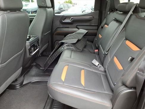 Used 2023 GMC Sierra 1500 AT4 w/ AT4 Premium Package AWD/4WD image 7