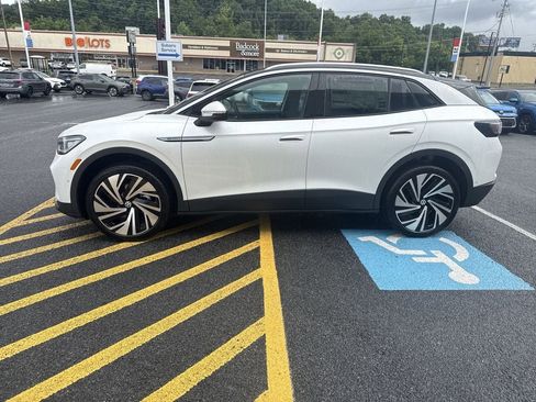 New 2025 Volkswagen ID.4 Pro S Plus image 3