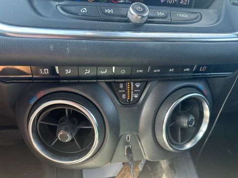 Used 2022 Chevrolet Blazer LT FWD image 14