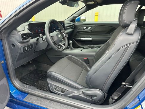 Used 2024 Ford Mustang Convertible image 13