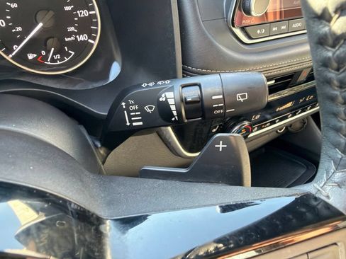 Used 2023 Nissan Rogue SL FWD image 29