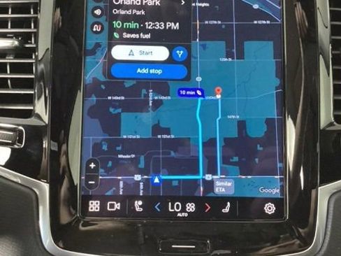 New 2025 Volvo XC90 T8 Plus w/ Protection Package Premier image 24