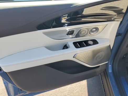 New 2026 Lincoln Nautilus Black Label AWD/4WD image 8