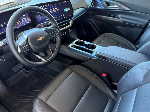 Used 2024 Chevrolet Equinox EV LT w/ LPO, All-Weather Mat Package AWD/4WD image 5