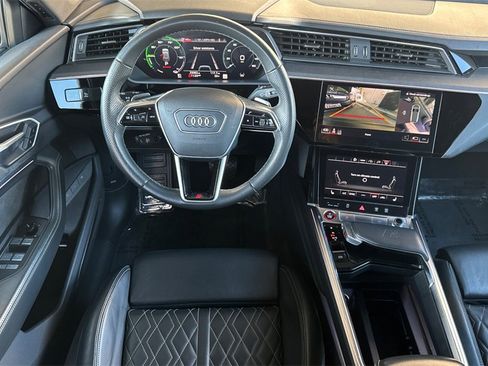 Used 2022 Audi e-tron S Prestige image 13