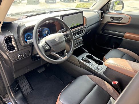 Used 2025 Ford Bronco Sport Outer Banks w/ Outer Banks Tech Package+ AWD/4WD image 6