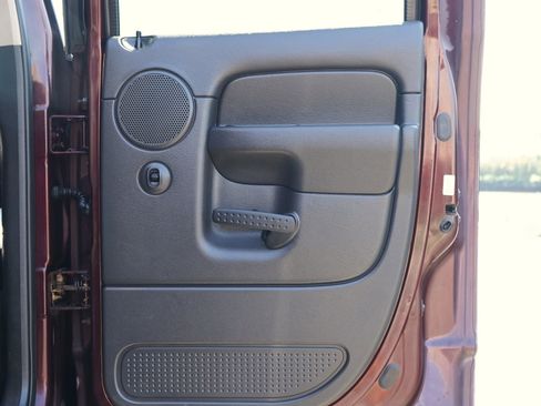 Used 2005 Dodge Ram 1500 Truck SLT image 36