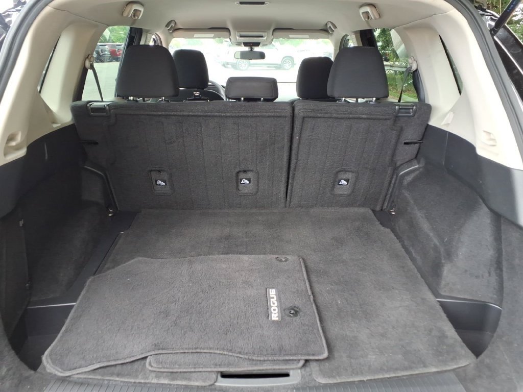 Used 2023 Nissan Rogue S FWD image 17