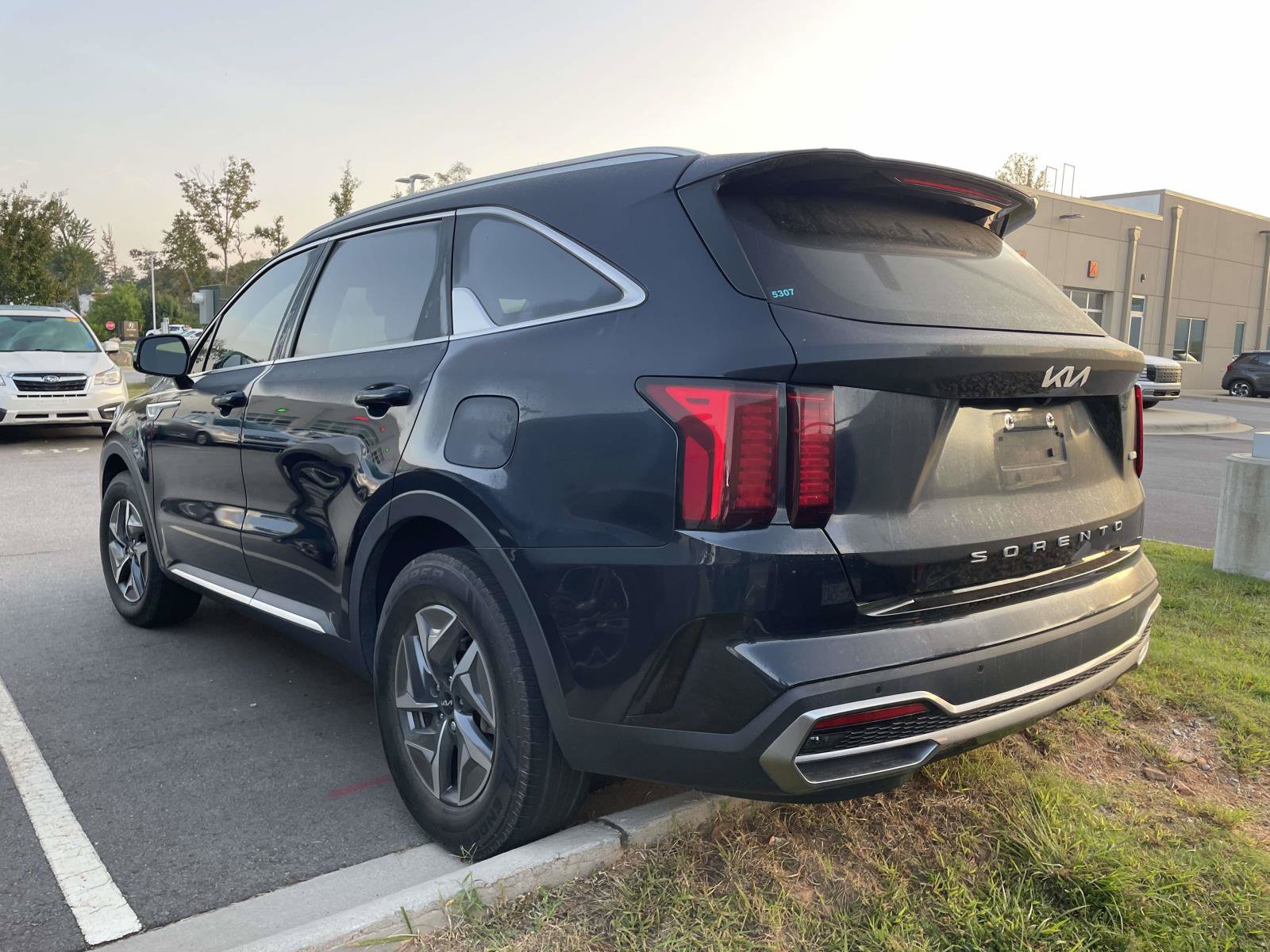Used 2022 Kia Sorento EX FWD image 3