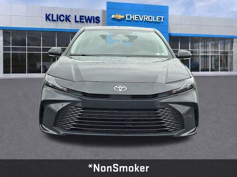 Used 2025 Toyota Camry LE image 2