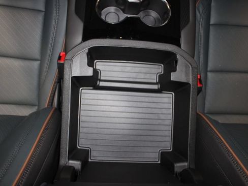 New 2026 GMC Yukon AT4 w/ AT4 Premium Plus Package AWD/4WD image 35