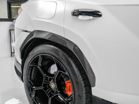 Used 2023 Lamborghini Urus Performante AWD/4WD image 11
