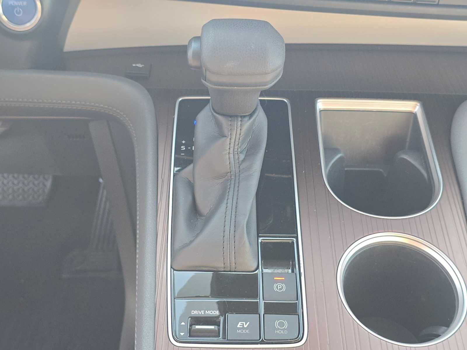 Certified 2022 Toyota Sienna LE FWD image 32