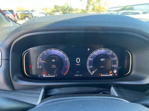 Used 2024 Jeep Wagoneer L Series II image 10