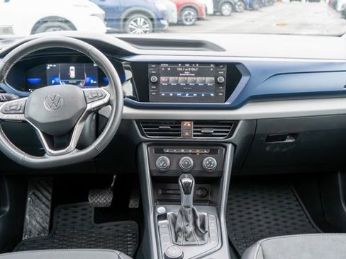 Used 2022 Volkswagen Taos SE image 15