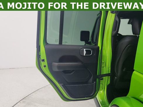 Used 2025 Jeep Wrangler Unlimited Rubicon image 21