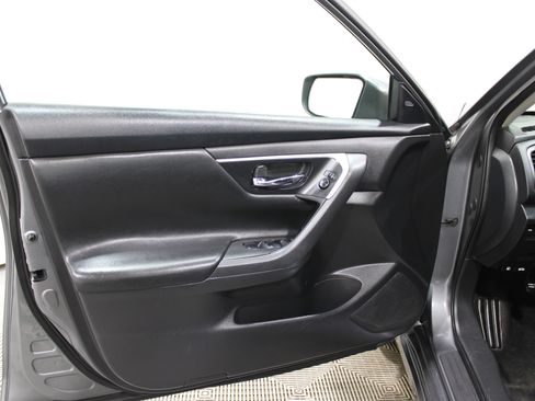 Used 2017 Nissan Altima 2.5 SV image 6