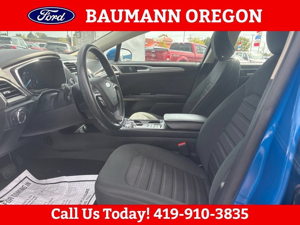 Used 2020 Ford Fusion SE FWD image 16
