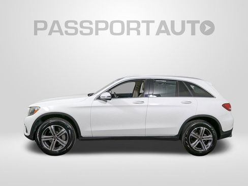 Used 2019 Mercedes-Benz GLC 300 4MATIC image 2