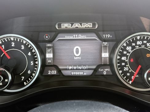 Used 2019 RAM 1500 Laramie RWD image 5