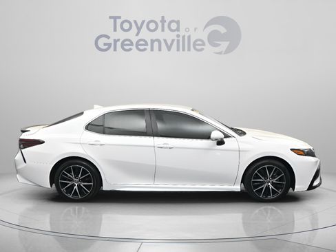 Used 2023 Toyota Camry SE image 17
