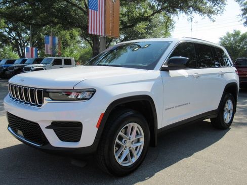 New 2026 Jeep Grand Cherokee Laredo X RWD image 3