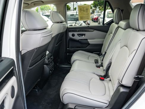 Used 2024 Honda Pilot Elite image 18