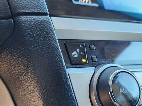 Used 2016 Subaru Outback 2.5i Limited image 16