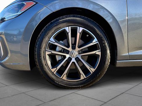 Used 2023 Volkswagen Jetta Sport image 9