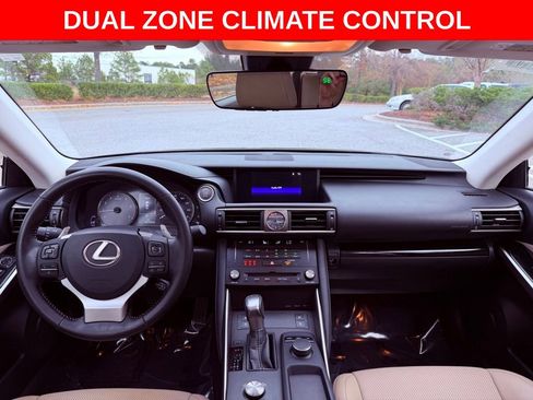 Used 2017 Lexus IS 200t image 9