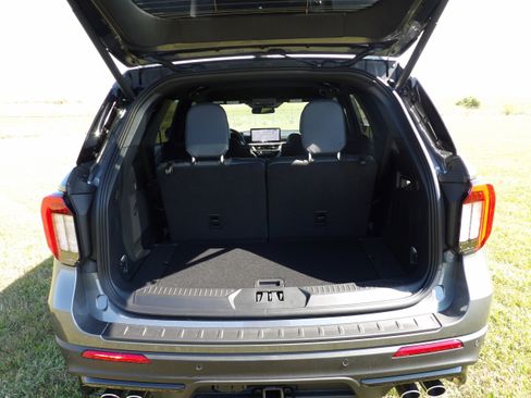 New 2025 Ford Explorer ST image 9