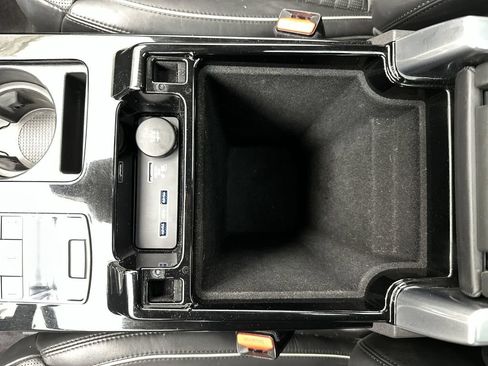 Used 2018 Land Rover Discovery HSE Luxury AWD/4WD image 21