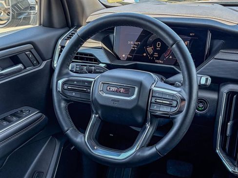 Used 2025 GMC Acadia Elevation FWD image 19