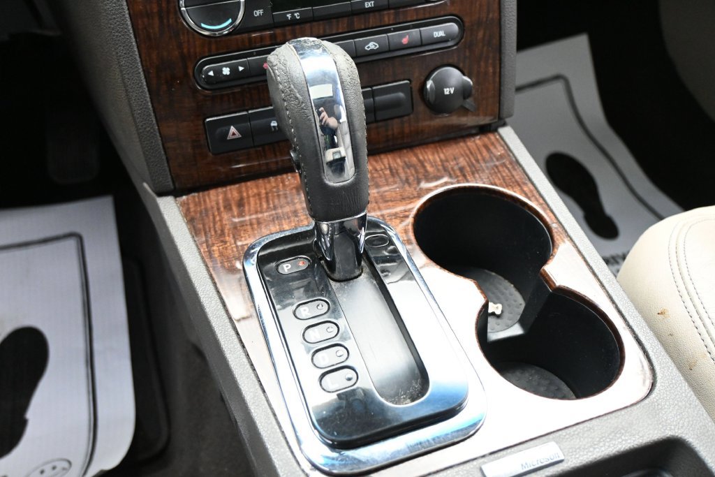 Used 2008 Ford Taurus Limited FWD image 22