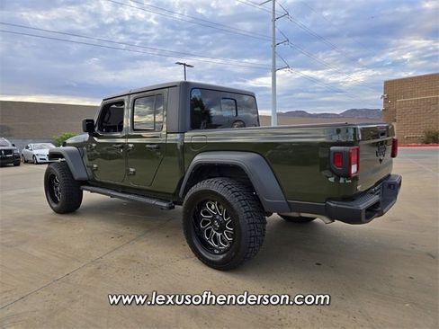 Used 2023 Jeep Gladiator Sport w/ Off Road Group image 4