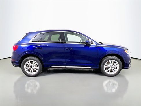 New 2025 Audi Q3 2.0T Premium image 8