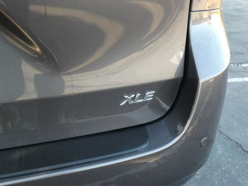 Used 2017 Toyota Sienna XLE image 80