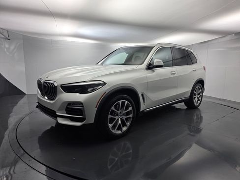 Used 2020 BMW X5 xDrive40i w/ Premium Package AWD/4WD image 8