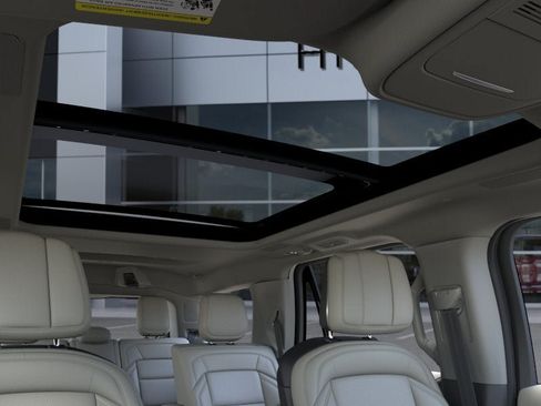 New 2026 Lincoln Navigator Reserve AWD/4WD image 22