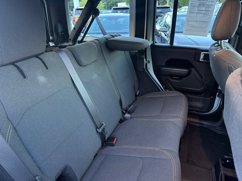 Used 2024 Jeep Wrangler Unlimited Sport AWD/4WD image 14