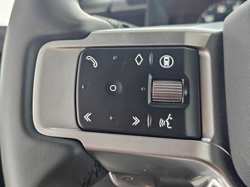 Used 2025 Land Rover Discovery S AWD/4WD image 30