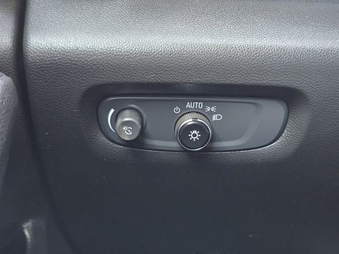 Used 2021 Chevrolet Traverse LS FWD image 16