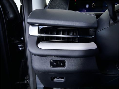 New 2025 Lincoln Navigator L Reserve image 27