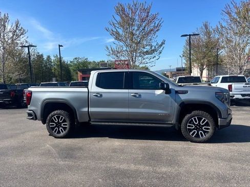 Used 2024 GMC Sierra 1500 AT4 w/ Technology Package AWD/4WD image 5