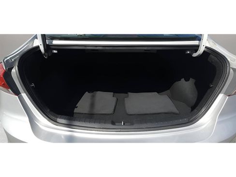 Used 2018 Hyundai Elantra Value Edition FWD image 17