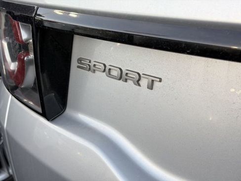 Used 2018 Land Rover Discovery Sport SE image 7