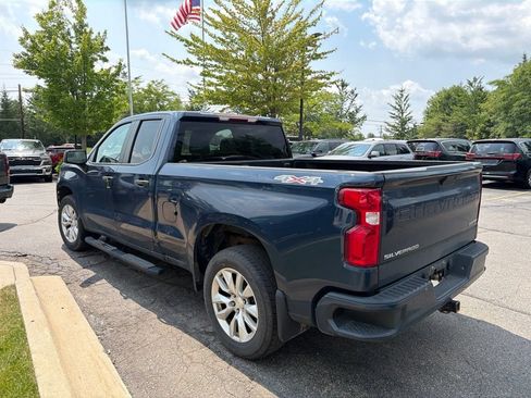 Used 2020 Chevrolet Silverado 1500 Custom w/ Custom Value Package AWD/4WD image 4