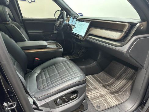 Used 2026 Rivian R1S Premium AWD/4WD image 37